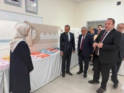 BAŞKAN ÖZAŞKIN ŞUHUT HALK EĞİTİMİ MERKEZİ YIL SONU SERGİSİ AÇILIŞINA KATILDI