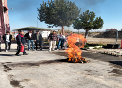 ŞUHUT MYO ÖĞRENCİLERİNE UYGULAMALI YANGIN EĞİTİMİ