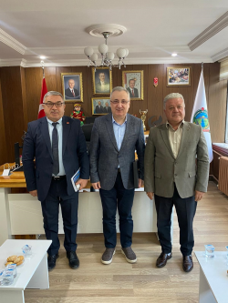 BAŞKAN ÖZAŞKIN’DAN TATARLI BELEDİYE BAŞKANI KAYER’E ZİYARET