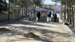 ŞUHUT’TA MAHALLE ARALARINA MODERN DOKUNUŞ