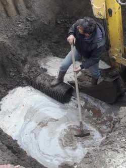 Fen işleri Müdürlüğü koordinatörlüğündeki ekiplerimiz ilçemiz genelinde çalışmalarını sürdürüyor.