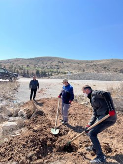 Bütün canlıları ve doğayı, sevip, yaşam ve ölüm hakkına saygı duyarak korumalıyız. 