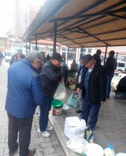 BAŞKAN ÖZAŞKIN PAZARDA TALEPLERİ DİNLEDİ