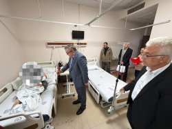 BAŞKAN ÖZAŞKIN, KAZADA YARALANAN VATANDAŞLARIMIZI HASTANEDE ZİYARET ETTİ