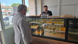 BAŞKAN ÖZAŞKIN’DAN HASNUR TAŞFIRIN EKMEĞİ İŞLETMESİNE HAYIRLI OLSUN ZİYARETİ
