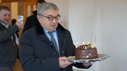 BAŞKAN ÖZAŞKIN’DAN ANLAMLI DOĞUM GÜNÜ SÜRPRİZİ