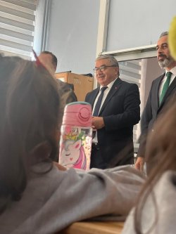 Kaymakam İzzet Cem Eser ve Başkan Muhittin Özaşkın Cumhuriyet İlkokulu'nda İlköğretim Haftası Programına Katıldı