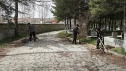 ŞUHUT ASRİ MEZARLIK BAYRAM ZİYARETLERİNE HAZIR