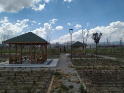 İlkbaharın gelişiyle birlikte  geniş kapsamlı bakım, onarım ve temizlik çalışmaları devam ediyor