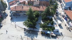 ŞUHUT’TA MEYDAN YENİLEME ÇALIŞMALARINDA SONA GELİNDİ