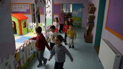 İTFAİYE PERSONELLERİMİZDEN MİNİK ÖĞRENCİLERE YANGIN VE DEPREM TATBİKATI