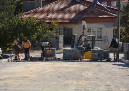 İlçemiz Genelinde Kilit Parke Döşeme Çalışmaları Devam Ediyor
