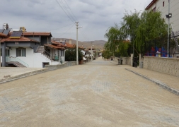 ŞUHUT’ da Kilit Parke Taş Döşemeleri Tüm Hızıyla Sürüyor