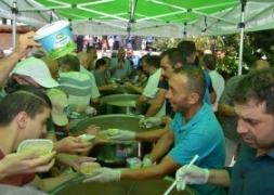 14.Düzenlenen Aşure İkramında 5 Bin Kişilik Aşure Dağıtıldı.