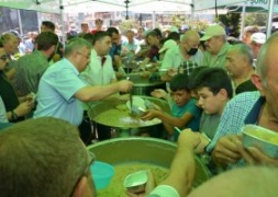 14.Düzenlenen Aşure İkramında 5 Bin Kişilik Aşure Dağıtıldı.