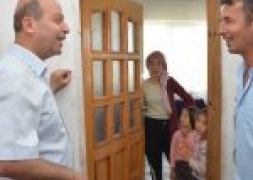 Başkan  Bozkurt Çat Kapı Ev Ziyaretlerine Devam Ediyor.