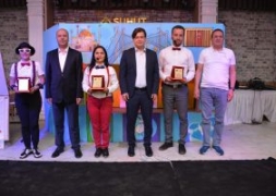 Şuhut Belediyesi Çocuk Festivalinde Çocuklar Doyasıya Eğlendi.