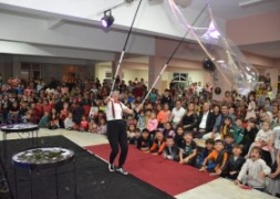 Şuhut Belediyesi Çocuk Festivalinde Çocuklar Doyasıya Eğlendi.