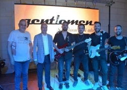 Şuhutlu Gençler Gentlemen Konserinde Doyasıya Eğlendi.