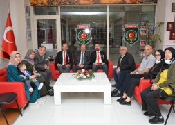 Başkan Bozkurt Harp Malülü Gaziler Şehit Dul ve Yetimler Derneğini ziyaret etti.