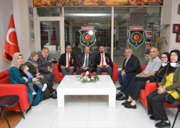 Başkan Bozkurt Harp Malülü Gaziler Şehit Dul ve Yetimler Derneğini ziyaret etti.