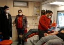 Başkan Bozkurt Kızılay Kan Bağış Aracını Ziyaret Etti