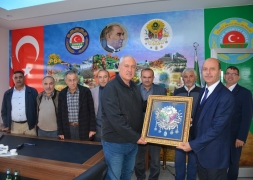 Başkan Recep Bozkurt, Şuhut Ziraat Odası'nı ziyaret etti. 