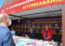 Başkan Recep Bozkurt 3. Afyonkarahisar Kitap Fuarını Ziyaret Etti.