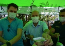 Şuhut Belediyesi'nden Vatandaşlara Aşure İkramı