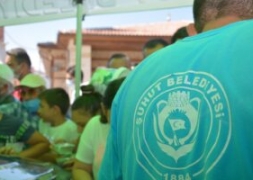 Şuhut Belediyesi'nden Vatandaşlara Aşure İkramı