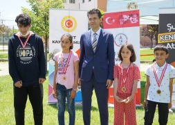 Başkan Bozkurt 2.Akıl ve Zeka Oyunları Turnuvası Ödül Törenine Katıldı.