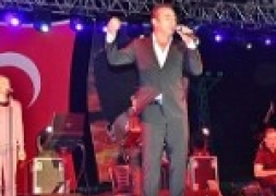 ŞUHUT 10.ZAFERYOLU KÜLTÜR VE SANAT ŞENLİKLERİ ZAFERİN 92.YIL DÖNÜMÜ İLÇEMİZDE BÜYÜK ÇOŞKU İLE KUTLANDI.