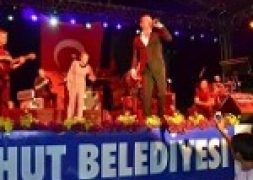 ŞUHUT 10.ZAFERYOLU KÜLTÜR VE SANAT ŞENLİKLERİ ZAFERİN 92.YIL DÖNÜMÜ İLÇEMİZDE BÜYÜK ÇOŞKU İLE KUTLANDI.