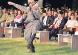 ŞUHUT 10.ZAFERYOLU KÜLTÜR VE SANAT ŞENLİKLERİ ZAFERİN 92.YIL DÖNÜMÜ İLÇEMİZDE BÜYÜK ÇOŞKU İLE KUTLANDI.