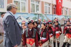 Şuhut Belediye Başkanımız Muhittin Özaşkın, 23 Nisan Kutlamalarına Katıldı.