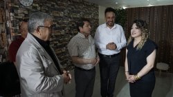  BAŞKAN ÖZAŞKIN  KUAFÖR SALONU AÇILIŞINA KATILDI