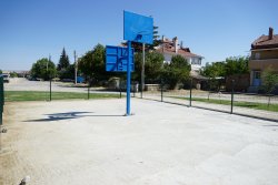 PAZAR MAHALLESİ'NE NEŞE GETİREN ÇOCUK PARKI