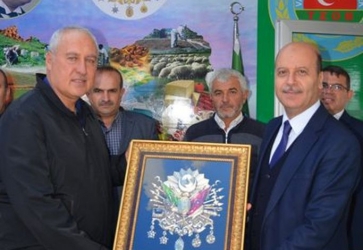 Başkan Recep Bozkurt, Şuhut Ziraat Odası'nı ziyaret etti. 