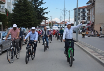 AVRUPA HAREKETLİLİK HAFTASI ETKİNLİKLERİ KAPSAMINDA ŞUHUT'TA BİSİKLET TURU YAPILDI.