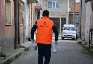 Şuhut Belediyesi İftar Yemeklerini İhtiyaç Sahibi Yaşlı ve Engelli Vatandaşların Evlerine Ulaştırılıyor.