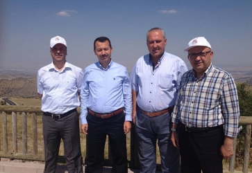 BELEDİYE BAŞKANIMIZ RECEP BOZKURT ŞUHUT-KOCATEPE YOLU SICAK ASFALT YAPIM ÇALIŞMALARINI YERİNDE İNCELEDİ..