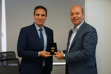 Ak Parti Şuhut İlçe Başkanı Harun Korkmaz ve İlçe Yönetim Kurulu Üyemiz Yusuf Kılınç İle Birlikte, Şuhut Ziraat Bankası Şube Müdürlüğüne Atanan Yüksel Köse'ye Hayırlı Olsun Ziyaretinde Bulunduk.