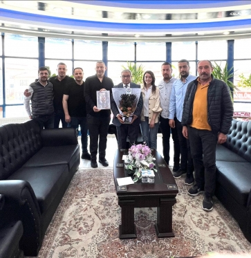 Şuhut Gönüllüleri Başkan Özaşkın’ı Ziyaret Etti