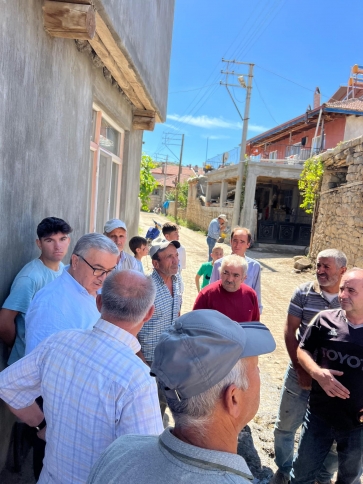 Başkan Muhittin Özaşkın'dan  Akyuva Köyü'ndeki Yangın Mağdurlarına Ziyaret