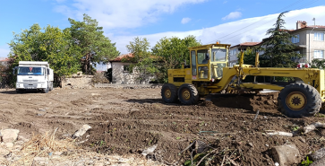 ŞUHUT’TA METRUK BİNA TEMİZLİĞİ DEVAM EDİYOR