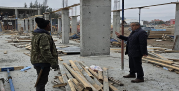 BAŞKAN ÖZAŞKIN, KONUT VE İŞ YERİ PROJESİNİ İNCELEDİ