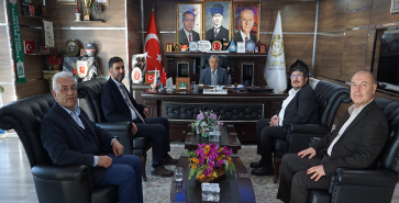GENÇLİK VE SPOR YÖNETİCİLERİ BAŞKAN ÖZAŞKIN’I ZİYARET ETTİ