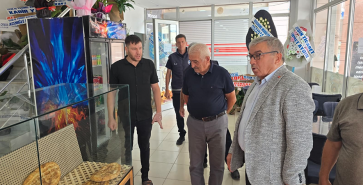 BAŞKAN ÖZAŞKIN’DAN HASNUR TAŞFIRIN EKMEĞİ İŞLETMESİNE HAYIRLI OLSUN ZİYARETİ