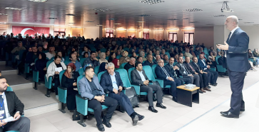 BAŞKAN ÖZAŞKIN, “HER ŞEY BİR ÖĞRETMENLE BAŞLAR” SEMİNERİNE KATILDI