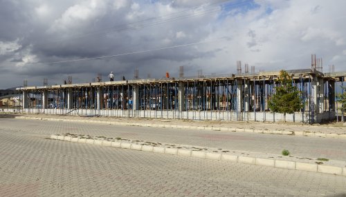 22 DÜKKAN VE 22 KONUTLUK PROJE YÜKSELİYOR